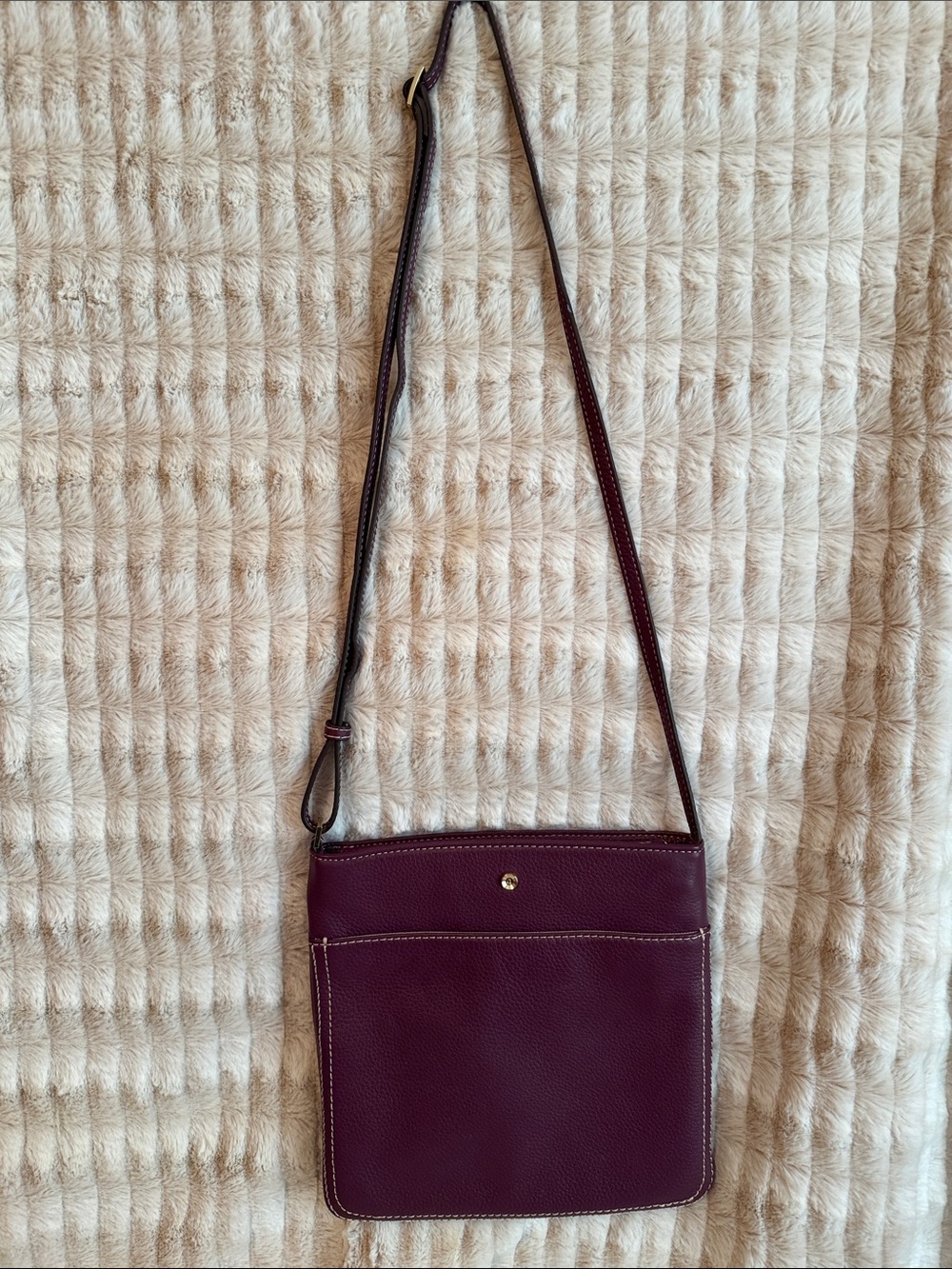 G.I.L.I Leather Crossbody Bag in Deep Plum